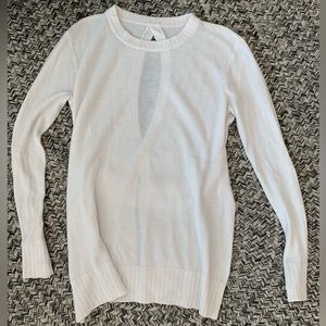 Lululemon sweater size 6.